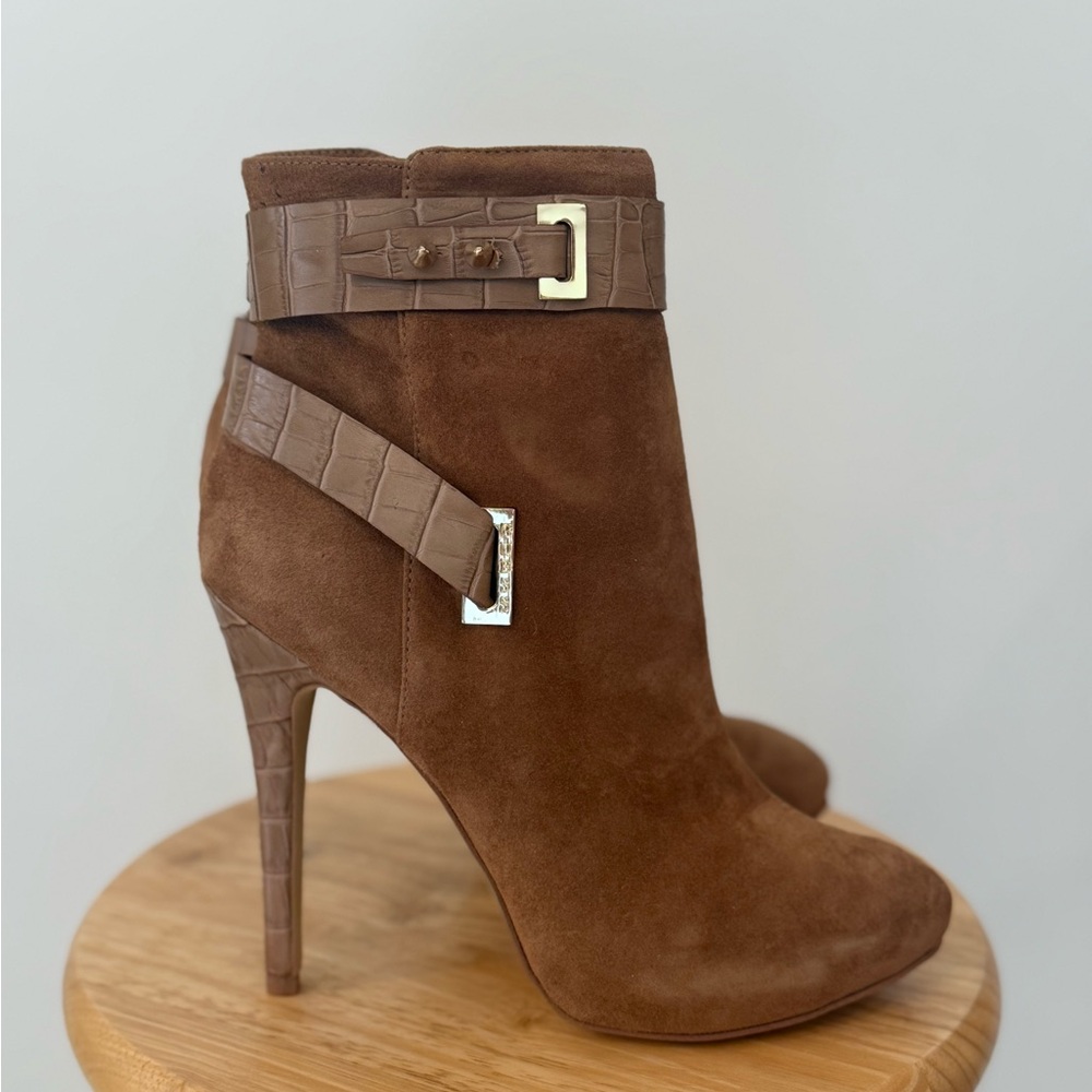 NWT Guess Brown Suede Ankle Boots